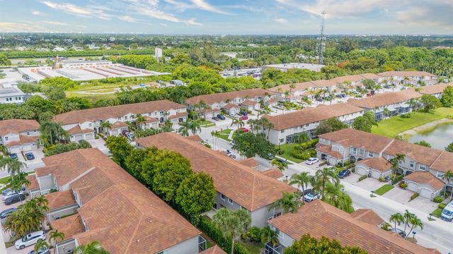 8279 Via Leonessa Drive, Boca Raton, FL 33433
