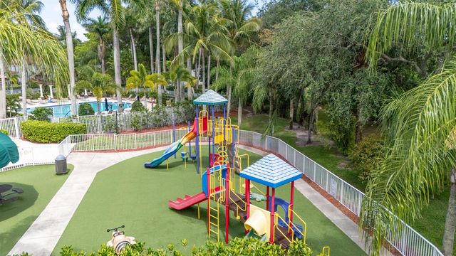 8279 Via Leonessa Drive, Boca Raton, FL 33433