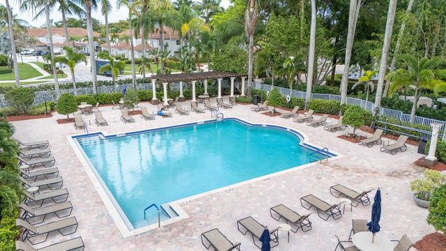8279 Via Leonessa Drive, Boca Raton, FL 33433