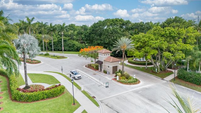 8279 Via Leonessa Drive, Boca Raton, FL 33433