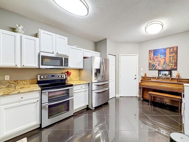 8279 Via Leonessa Drive, Boca Raton, FL 33433