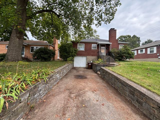 15 Sweetbriar Avenue, Florence, KY 41042