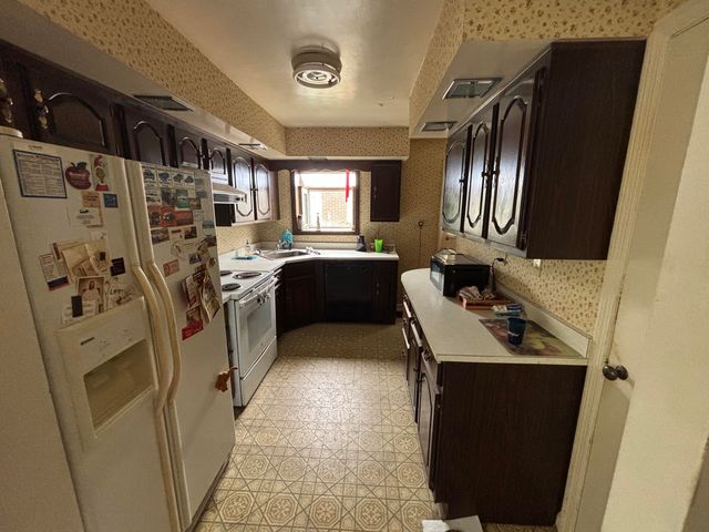 15 Sweetbriar Avenue, Florence, KY 41042