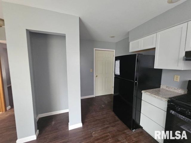 6104-06 N FROSTWOOD Parkway, Peoria, IL 61615