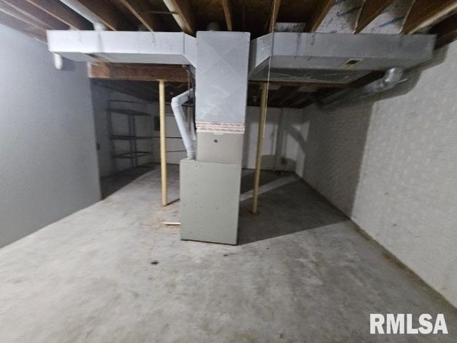 6104-06 N FROSTWOOD Parkway, Peoria, IL 61615