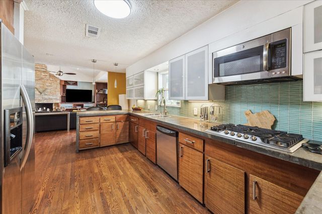 10102 Knoboak Drive, Houston, TX 77080