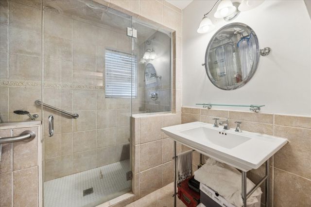 10102 Knoboak Drive, Houston, TX 77080