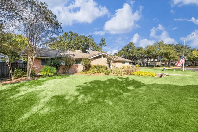 10102 Knoboak Drive, Houston, TX 77080