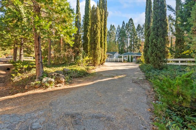 4624 Pony Express Trl, Camino, CA 95709