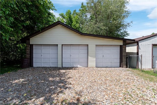 105 8th Street SW, Massillon, OH 44647