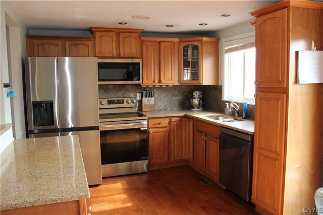 4195 Burningtree Road, Clay, NY 13090
