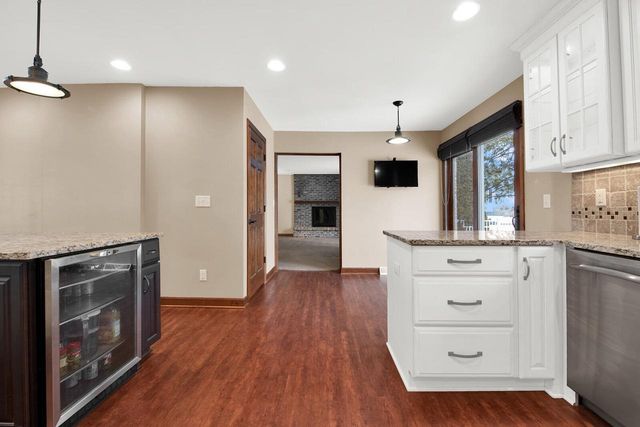 2760 N Park DRIVE, Wauwatosa, WI 53222