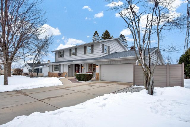 2760 N Park DRIVE, Wauwatosa, WI 53222