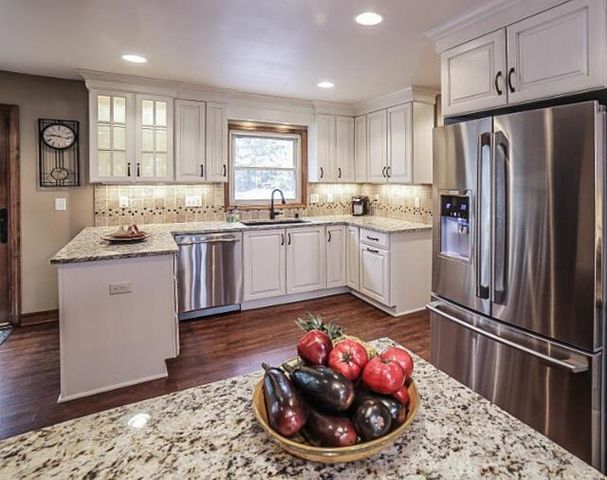 2760 N Park DRIVE, Wauwatosa, WI 53222