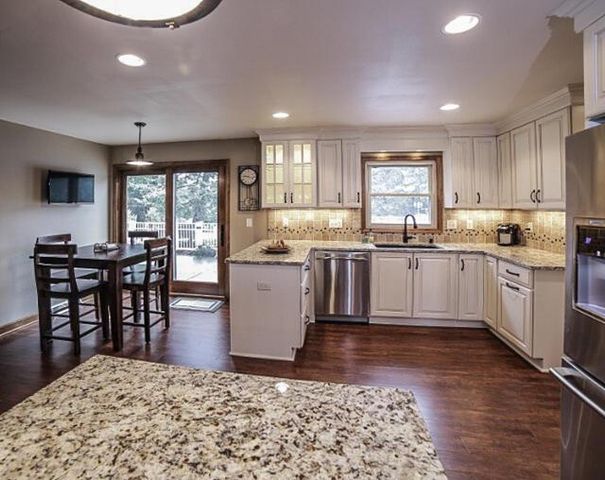 2760 N Park DRIVE, Wauwatosa, WI 53222