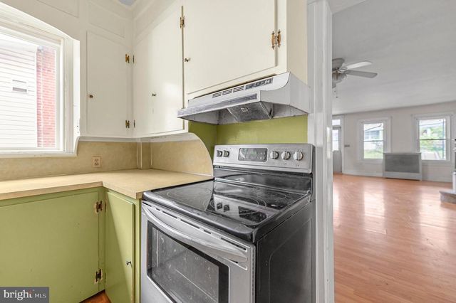 812 STANBRIDGE ST, Norristown, PA 19401