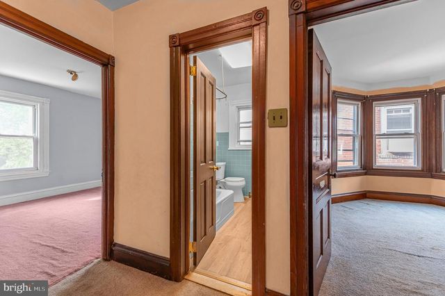 812 STANBRIDGE ST, Norristown, PA 19401