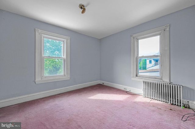 812 STANBRIDGE ST, Norristown, PA 19401