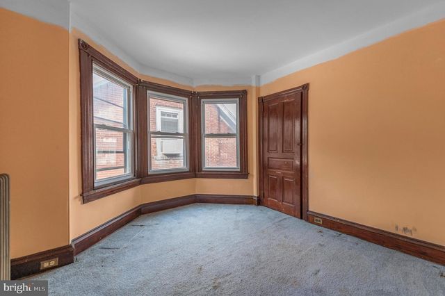 812 STANBRIDGE ST, Norristown, PA 19401