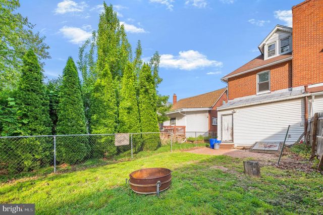 812 STANBRIDGE ST, Norristown, PA 19401