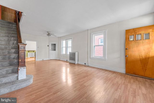 812 STANBRIDGE ST, Norristown, PA 19401