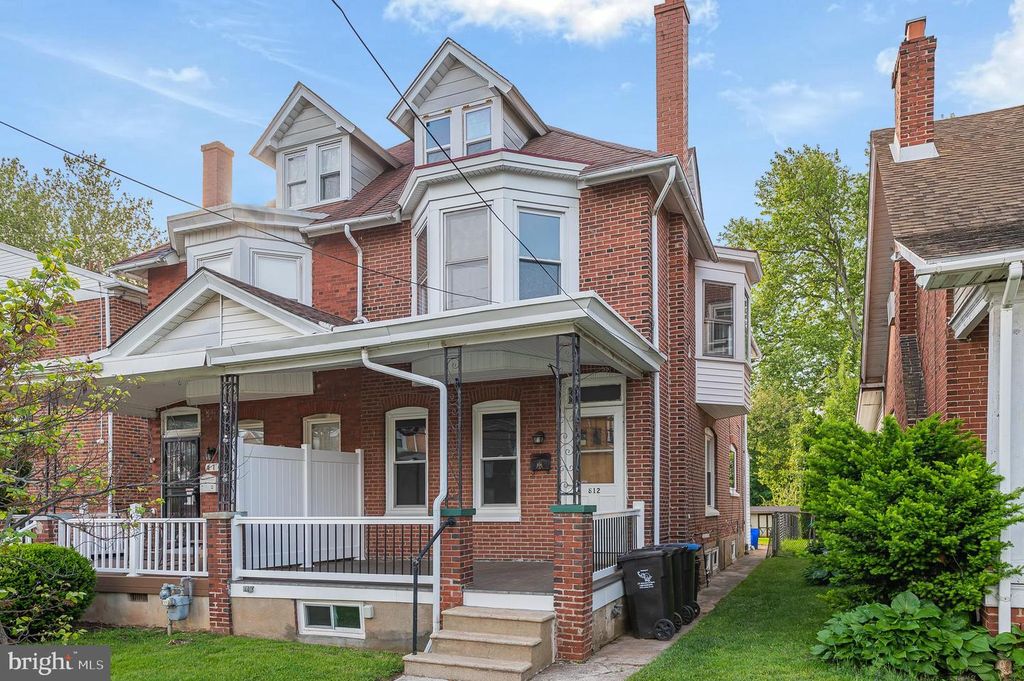 812 STANBRIDGE ST, Norristown, PA 19401