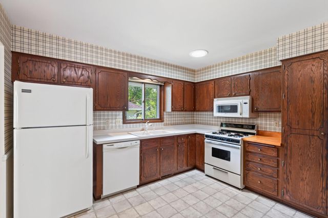 1858 Merrill Street, Roseville, MN 55113
