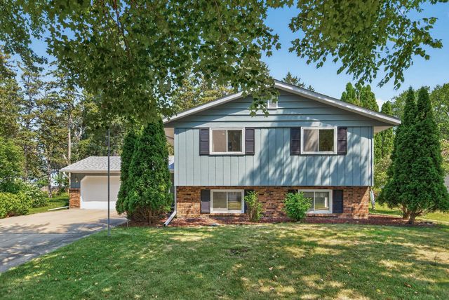 1858 Merrill Street, Roseville, MN 55113