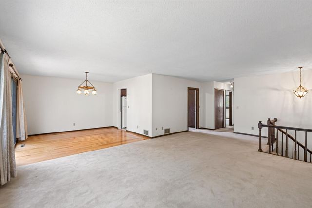 1858 Merrill Street, Roseville, MN 55113