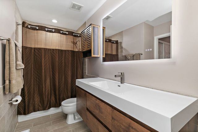 1387 New Haven Drive, Cary, IL 60013