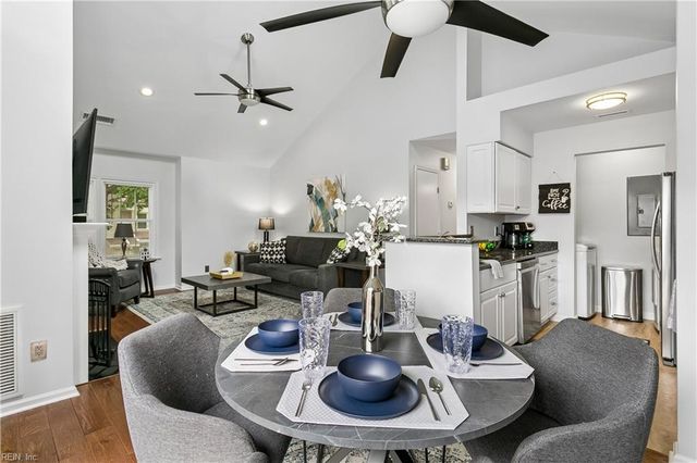 6 Tamarisk Quay Apt I, Hampton, VA 23666
