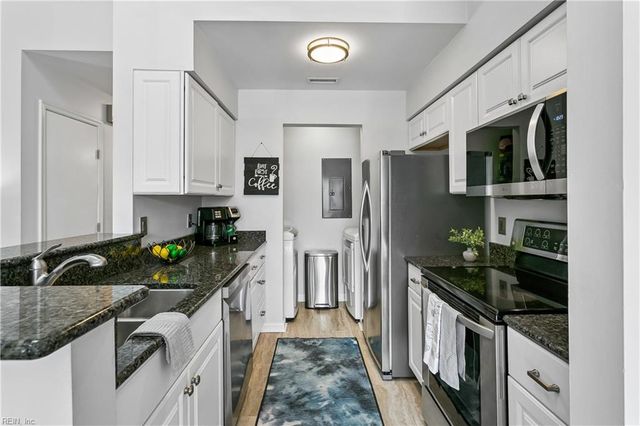 6 Tamarisk Quay Apt I, Hampton, VA 23666