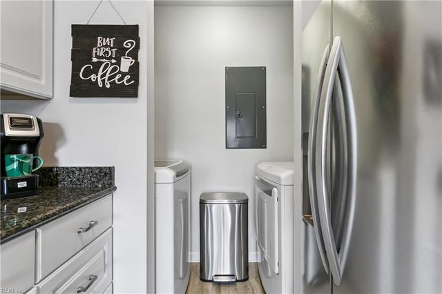 6 Tamarisk Quay Apt I, Hampton, VA 23666