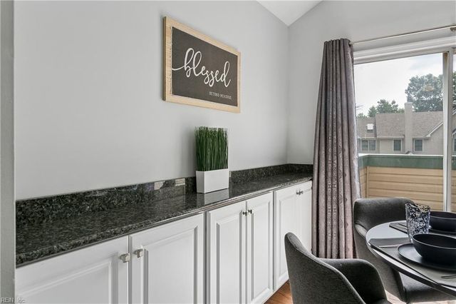 6 Tamarisk Quay Apt I, Hampton, VA 23666