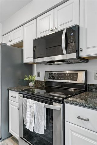 6 Tamarisk Quay Apt I, Hampton, VA 23666