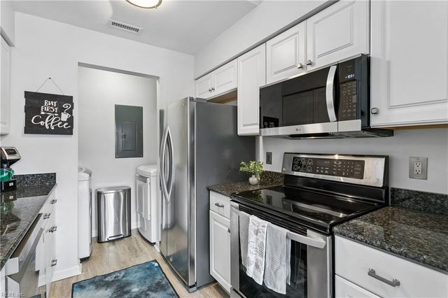 6 Tamarisk Quay Apt I, Hampton, VA 23666