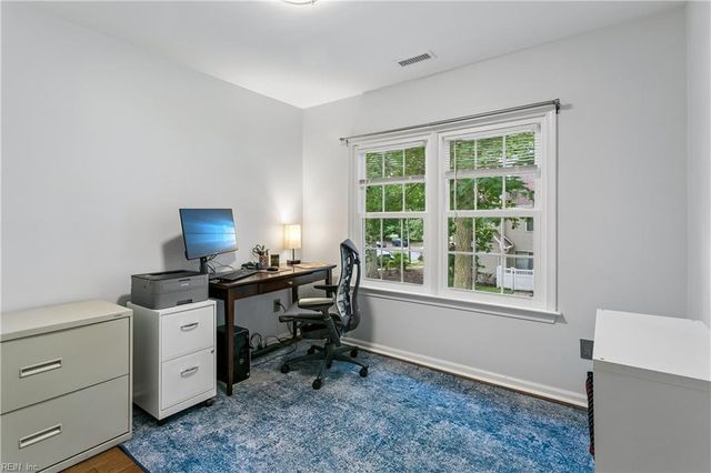 6 Tamarisk Quay Apt I, Hampton, VA 23666