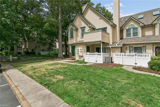 6 Tamarisk Quay Apt I, Hampton, VA 23666