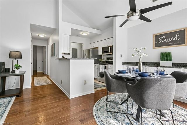 6 Tamarisk Quay Apt I, Hampton, VA 23666