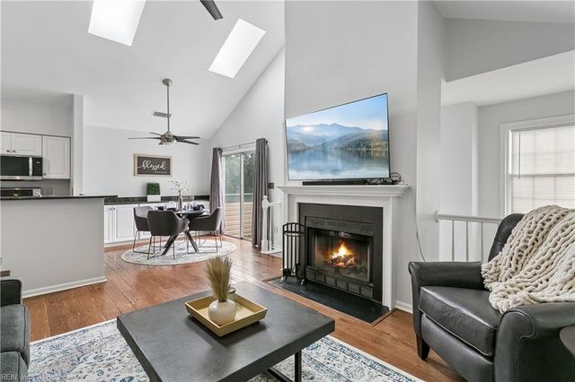 6 Tamarisk Quay Apt I, Hampton, VA 23666