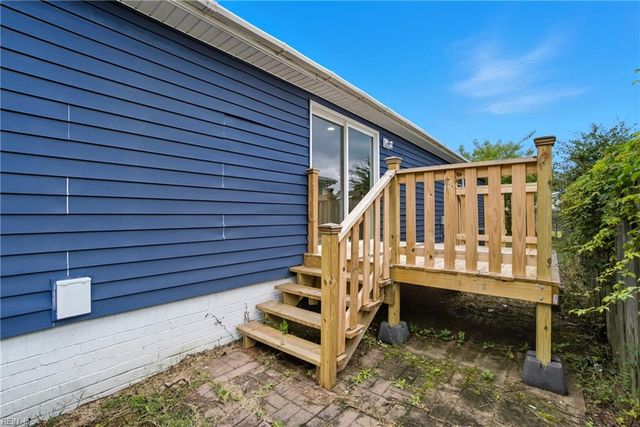 1089 Sandy Narrows CT, Virginia Beach, VA 23454
