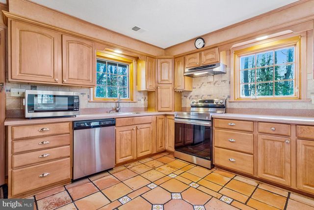 111 AUTUMN CT, Huntingtown, MD 20639