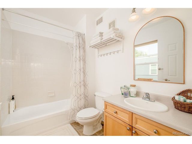2849 Syracuse Ct 240, Denver, CO 80238