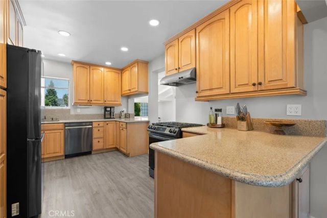 17441 Rayen Street, Sherwood Forest, CA 91325