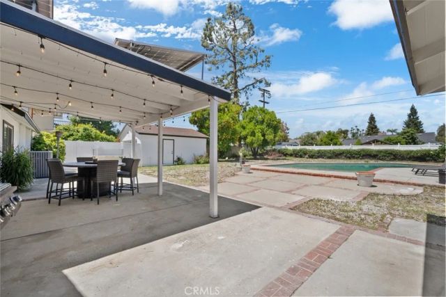 17441 Rayen Street, Sherwood Forest, CA 91325