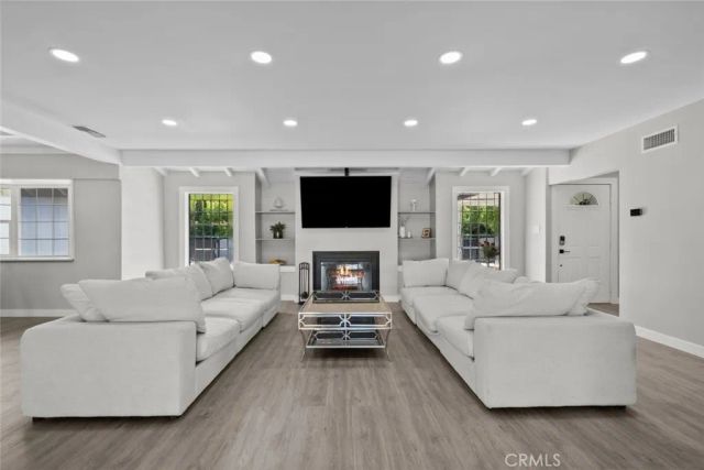 17441 Rayen Street, Sherwood Forest, CA 91325