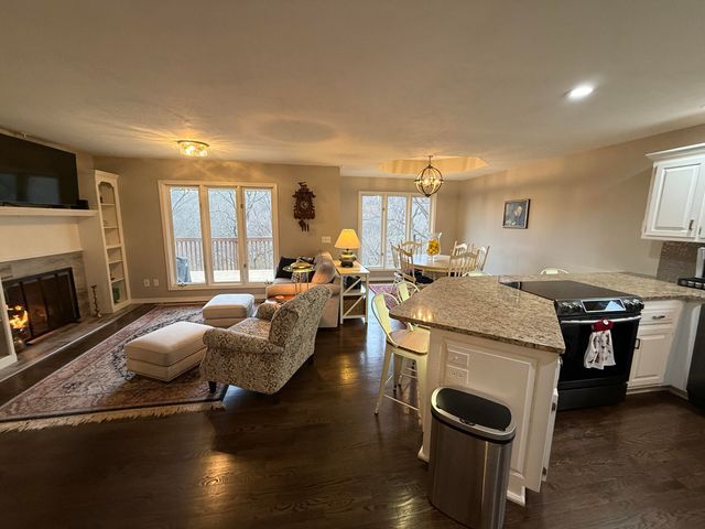 4900 S Bellhurst Avenue, Springfield, MO 65804