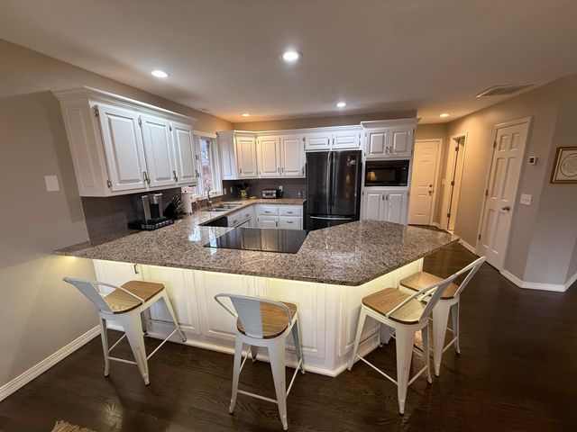 4900 S Bellhurst Avenue, Springfield, MO 65804