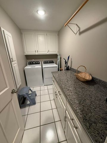 4900 S Bellhurst Avenue, Springfield, MO 65804