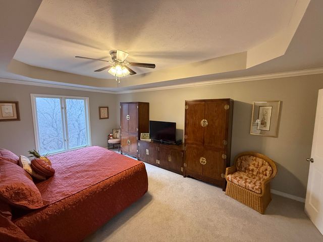 4900 S Bellhurst Avenue, Springfield, MO 65804